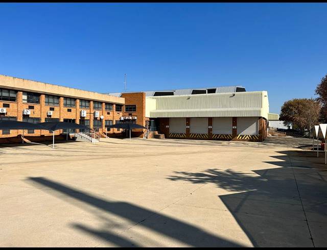 5,822M² WAREHOUSE TO LET IN KELVIN
